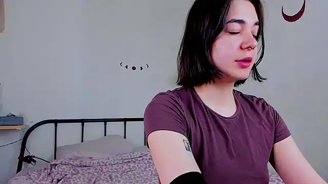 LiyaFly online show from May 2026 04:08:01 AM