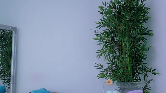 Tiny Blush online show from April 2026 05:47:01 AM