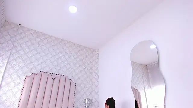 Snapshot of katherine_glow chatting on June 2026 03:21:02 PM katherine glow online show from June 2026 03:21:02 PM