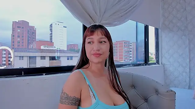Snapshot of katherine_glow chatting on May 2026 11:25:02 AM katherine glow online show from May 2026 11:25:02 AM