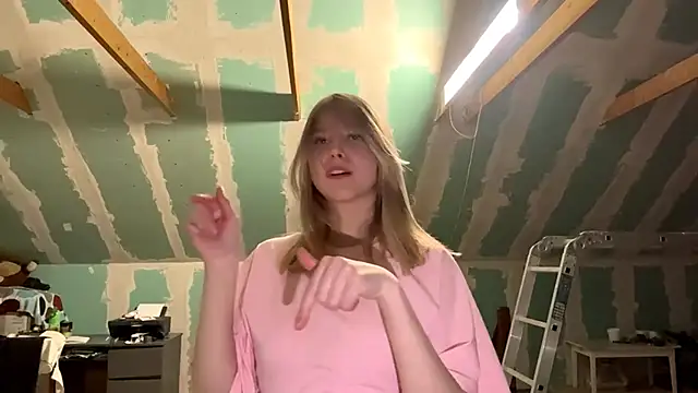 Skinny girl  online show from April 2026 06:58:02 PM