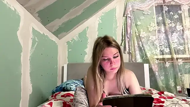 Snapshot of Skinny_girl_ chatting on June 2026 06:31:01 PM Skinny girl online show from June 2026 06:31:01 PM