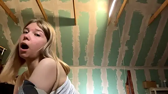 Skinny girl  online show from May 2026 07:28:02 PM