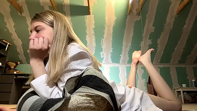 Skinny girl  online show from May 2026 06:11:01 PM