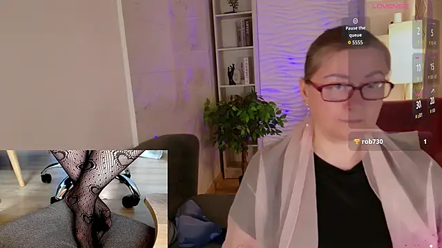 Alexandra Kind online show from May 2026 08:50:02 PM