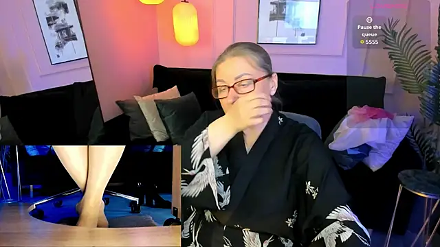 Alexandra Kind online show from June 2026 08:51:01 PM