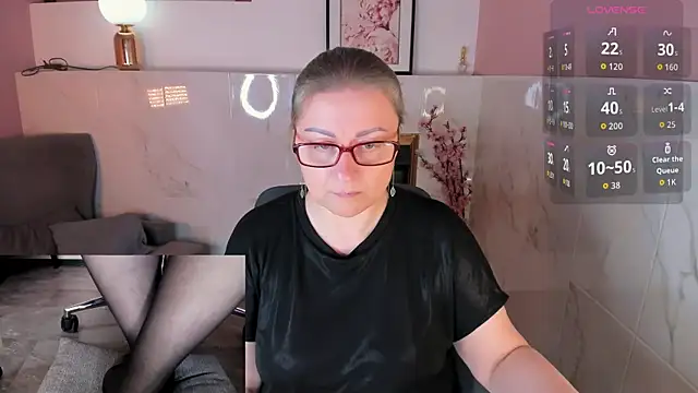 Alexandra Kind online show from May 2026 08:25:01 PM