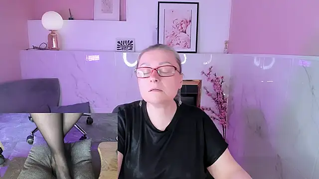 Alexandra Kind online show from April 2026 08:59:01 PM