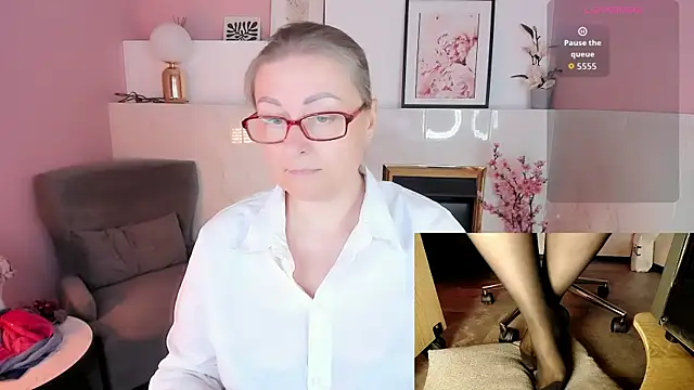 Alexandra Kind online show from July 2026 08:39:02 PM