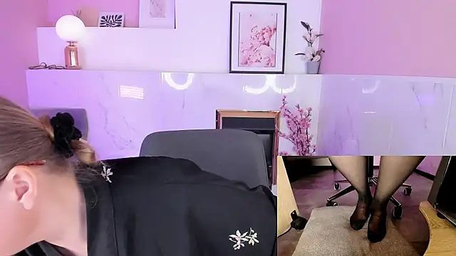 Alexandra Kind online show from July 2026 08:41:01 PM