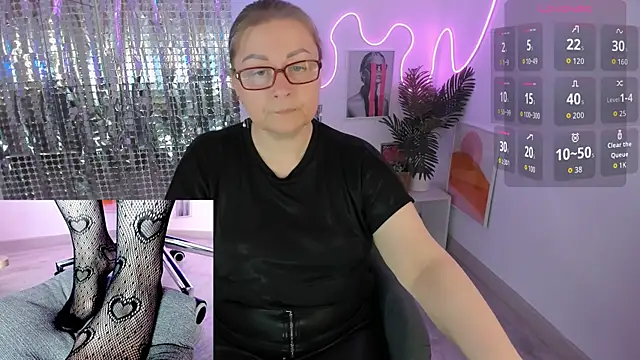 Alexandra Kind online show from May 2026 01:42:01 PM