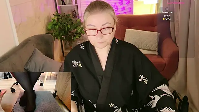 Alexandra Kind online show from June 2026 01:44:01 PM
