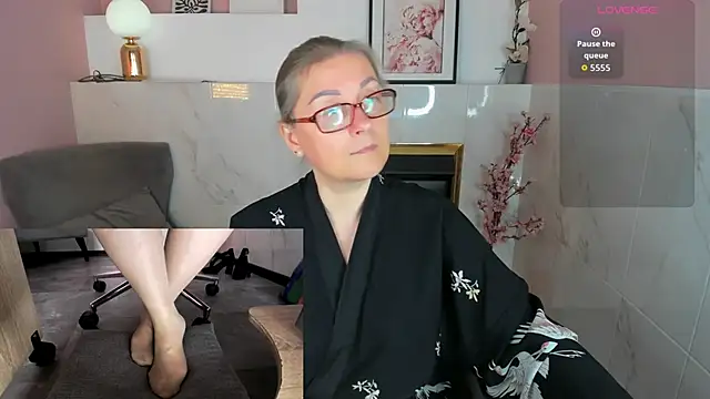 Alexandra Kind online show from June 2026 08:54:01 PM