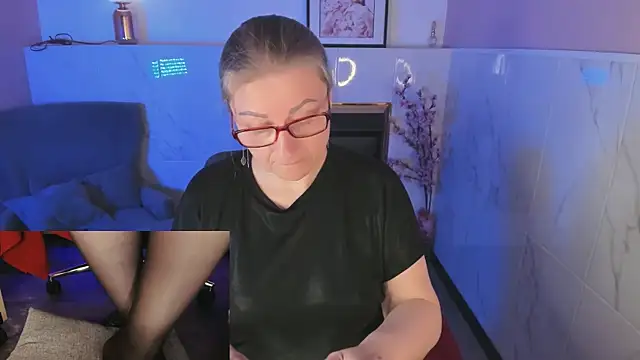 Alexandra Kind online show from May 2026 09:07:01 PM