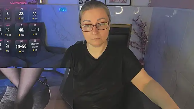 Alexandra Kind online show from April 2026 08:48:01 PM
