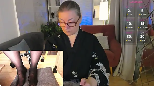 Alexandra Kind online show from May 2026 08:47:02 PM