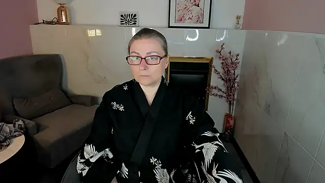 Alexandra Kind online show from April 2026 01:36:02 PM