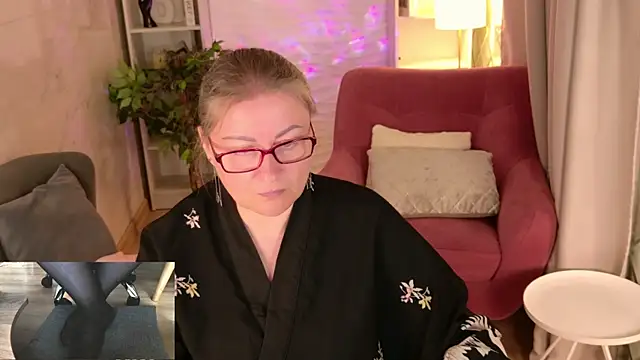 Alexandra Kind online show from May 2026 08:53:02 PM