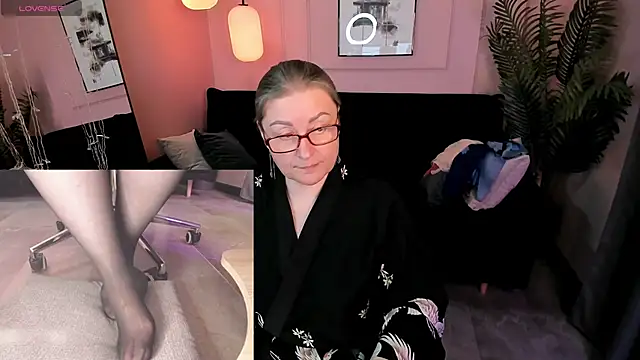 Alexandra Kind online show from May 2026 08:57:01 PM