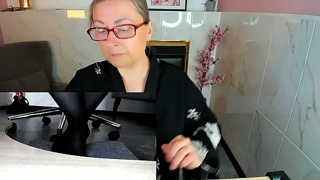 Alexandra Kind online show from June 2026 01:49:01 AM