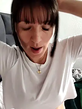 tina sussy online show from May 2026 01:10:01 PM