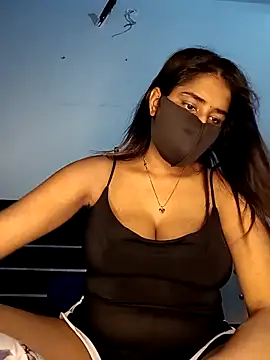 HotShanayaXO online show from April 2026 05:19:01 PM