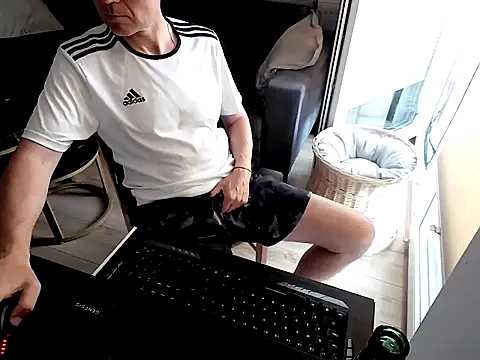 KoneserZmyslow online show from July 2026 05:57:01 PM