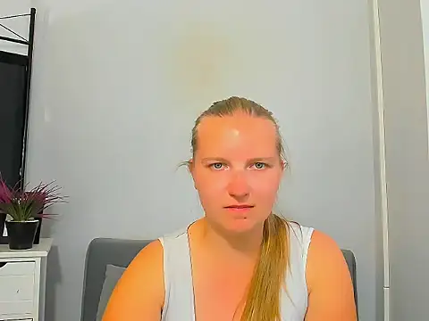Snapshot of RoseTeacherX chatting on June 2026 05:35:01 PM RoseTeacherX online show from June 2026 05:35:01 PM