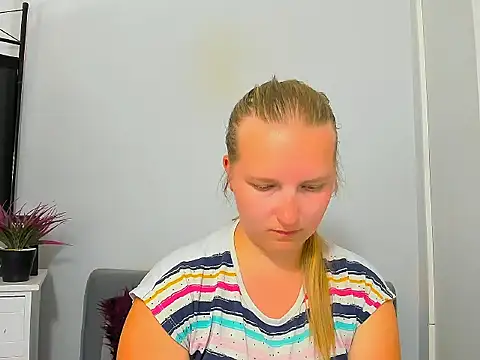 Snapshot of RoseTeacherX chatting on June 2026 05:14:02 PM RoseTeacherX online show from June 2026 05:14:02 PM