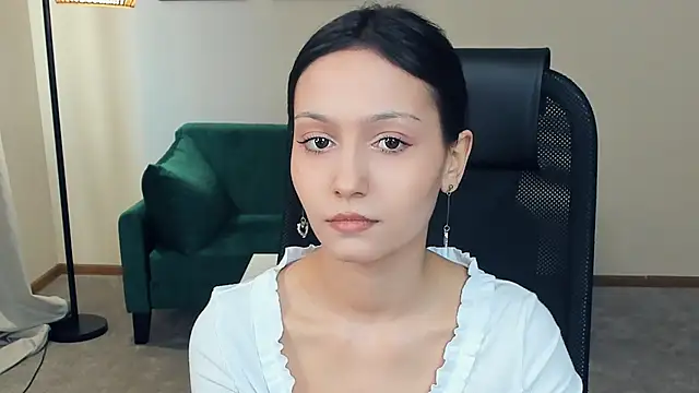 Snapshot of YunEiler chatting on April 2026 10:32:01 AM YunEiler online show from April 2026 10:32:01 AM