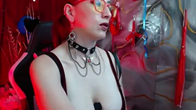 Queenscarlettsecret online show from July 2026 01:08:02 PM