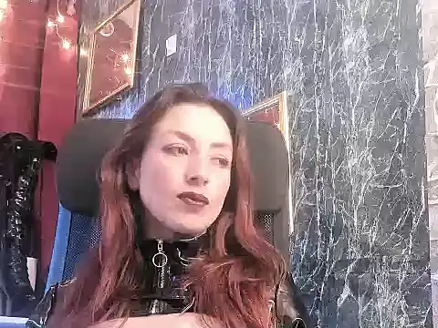 Queenscarlettsecret online show from April 2026 07:58:02 PM