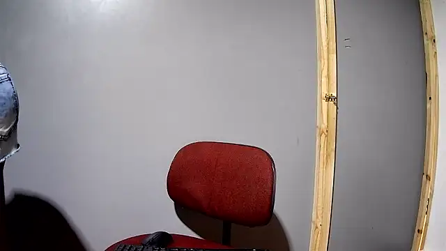 YummyBrownyxx online show from May 2026 09:30:01 AM