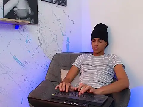 Gabriiel maddox online show from April 2026 07:58:02 PM