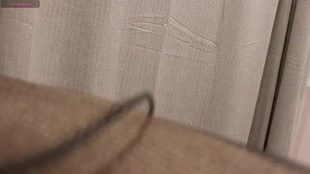 ellyellow online show from April 2026 08:53:02 PM