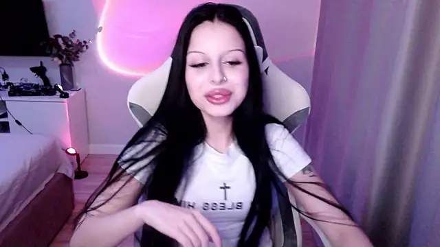 lola ring online show from April 2026 08:42:02 PM