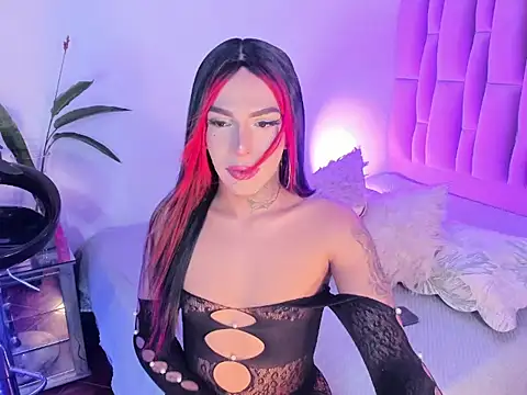 nicolebrunett online show from May 2026 12:36:01 PM