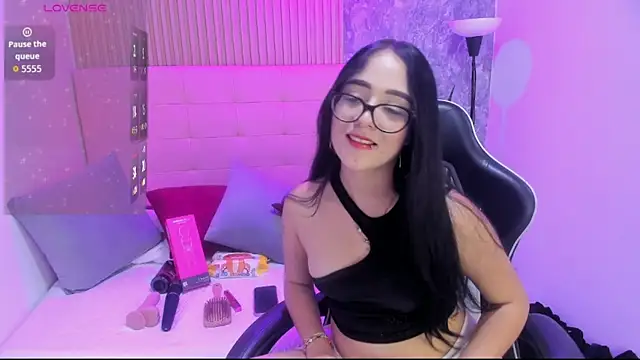 Amiee Kovva online show from July 2026 07:22:02 PM