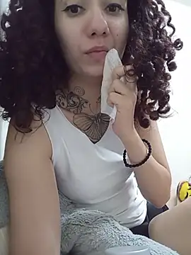 Snapshot of Aura_Phone chatting on April 2026 02:47:02 AM Aura Phone online show from April 2026 02:47:02 AM