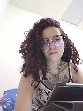 Snapshot of Aura_Phone chatting on April 2026 02:29:02 AM Aura Phone online show from April 2026 02:29:02 AM