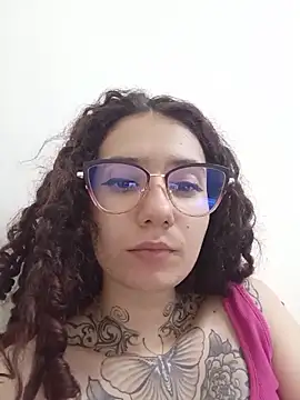 Snapshot of Aura_Phone chatting on May 2026 03:47:02 AM Aura Phone online show from May 2026 03:47:02 AM