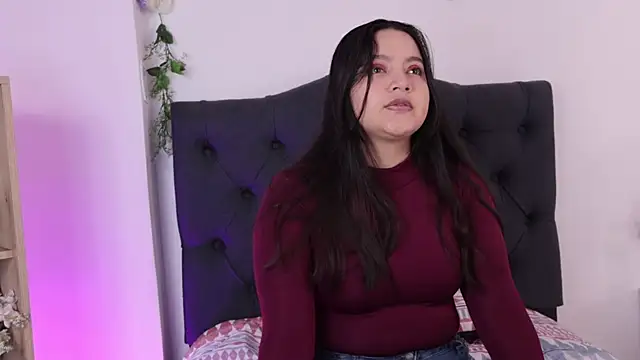 Caroline ponce online show from April 2026 07:40:02 PM