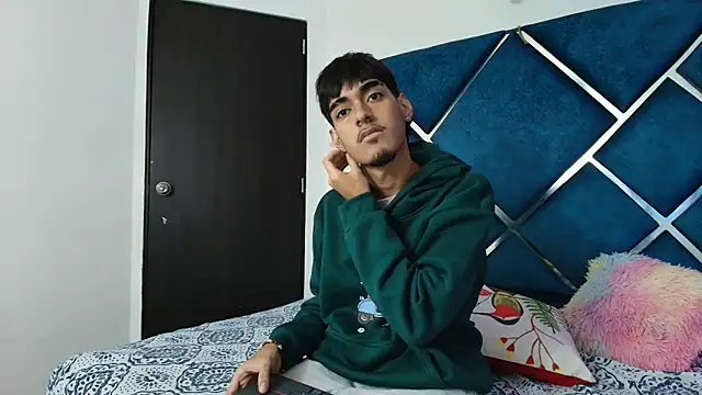 EdwinBoys online show from May 2026 12:37:02 PM
