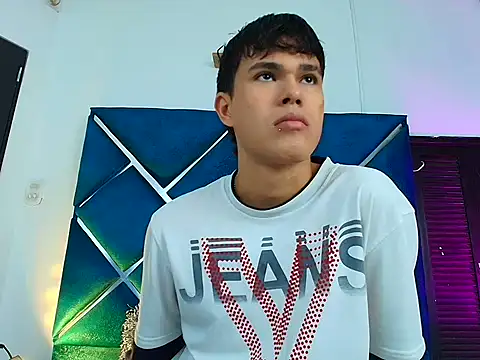 EdwinBoys online show from April 2026 12:52:02 PM