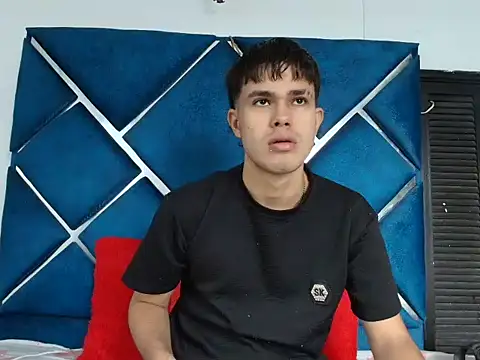 EdwinBoys online show from May 2026 01:14:02 PM