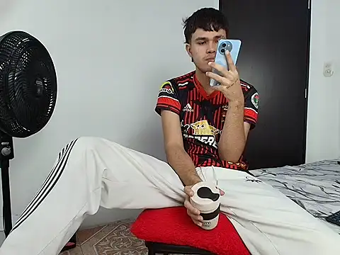 EdwinBoys online show from May 2026 01:06:02 PM