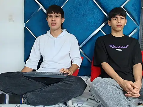EdwinBoys online show from April 2026 01:18:02 PM