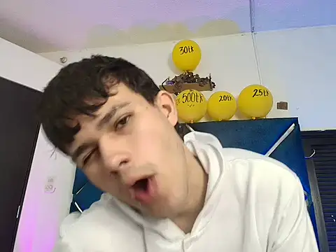 EdwinBoys online show from April 2026 01:09:02 PM