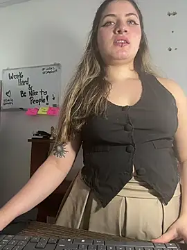 Snapshot of juanitablue chatting on June 2026 05:30:01 PM juanitablue online show from June 2026 05:30:01 PM