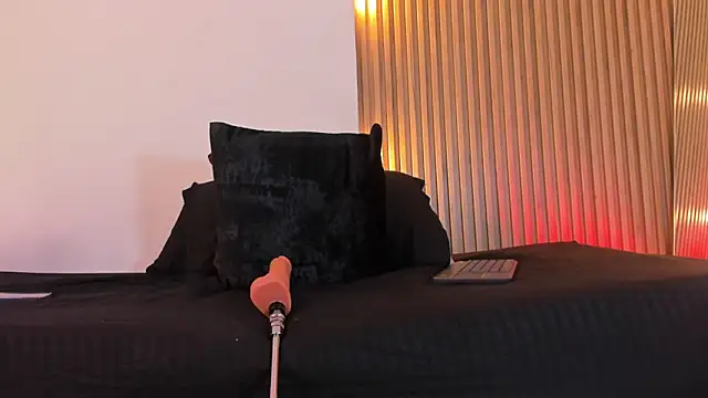 Snapshot of Violeta_queen1 chatting on June 2026 02:33:01 PM Violeta queen1 online show from June 2026 02:33:01 PM